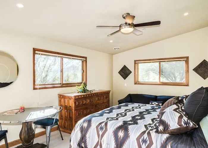 Guest house Convenience With Private Entrance