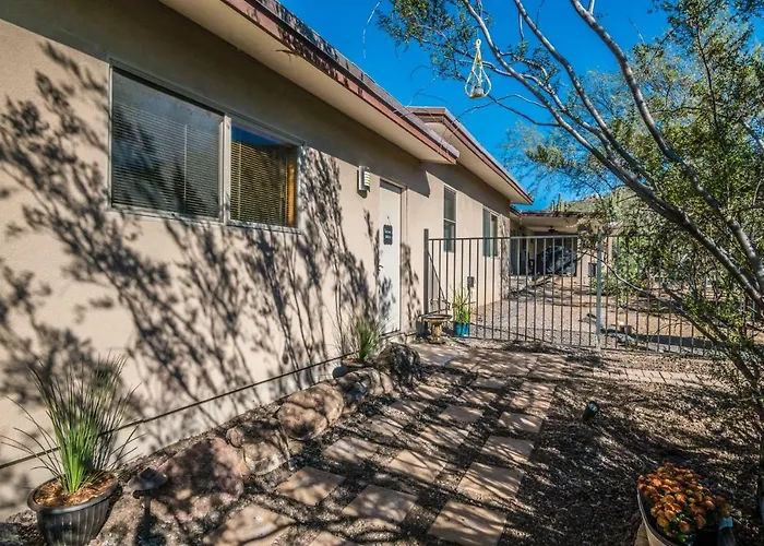 Guest house Convenience With Private Entrance